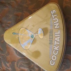 VINTAGE BAZZINI TIN TRANGULAR